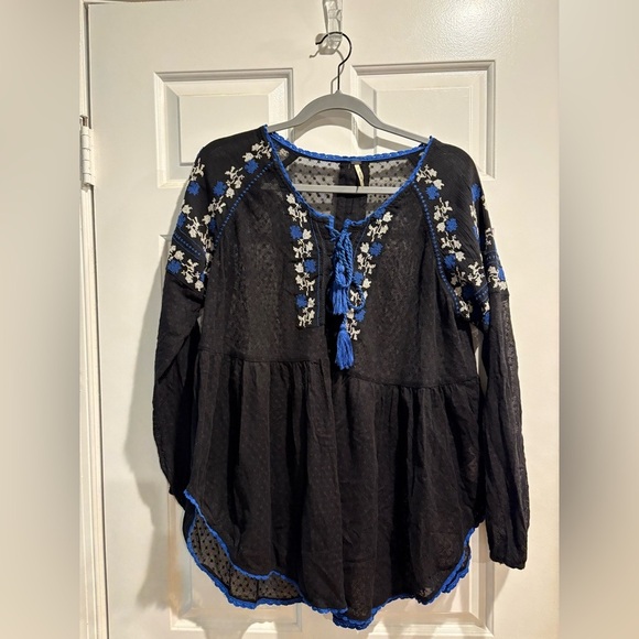 Free People Sheer Mesh Black Floral Embroidered Peasant blouse top L black - Picture 3 of 8